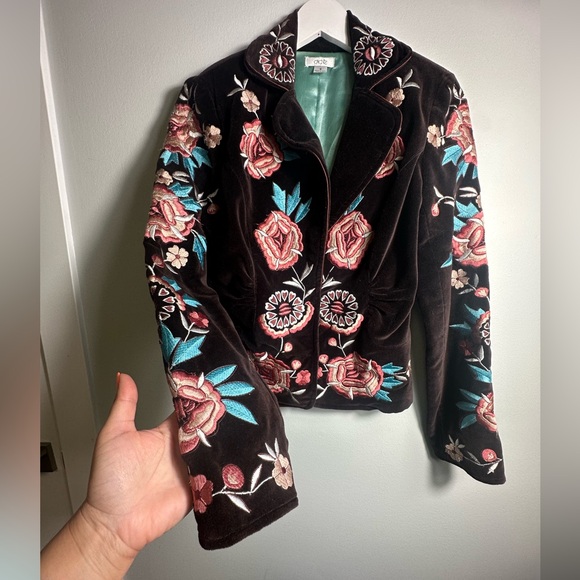 Caché Boho Embroidered Brown Crushed Velvet & Floral Snap Closure Blazer Size 4 - Picture 9 of 17